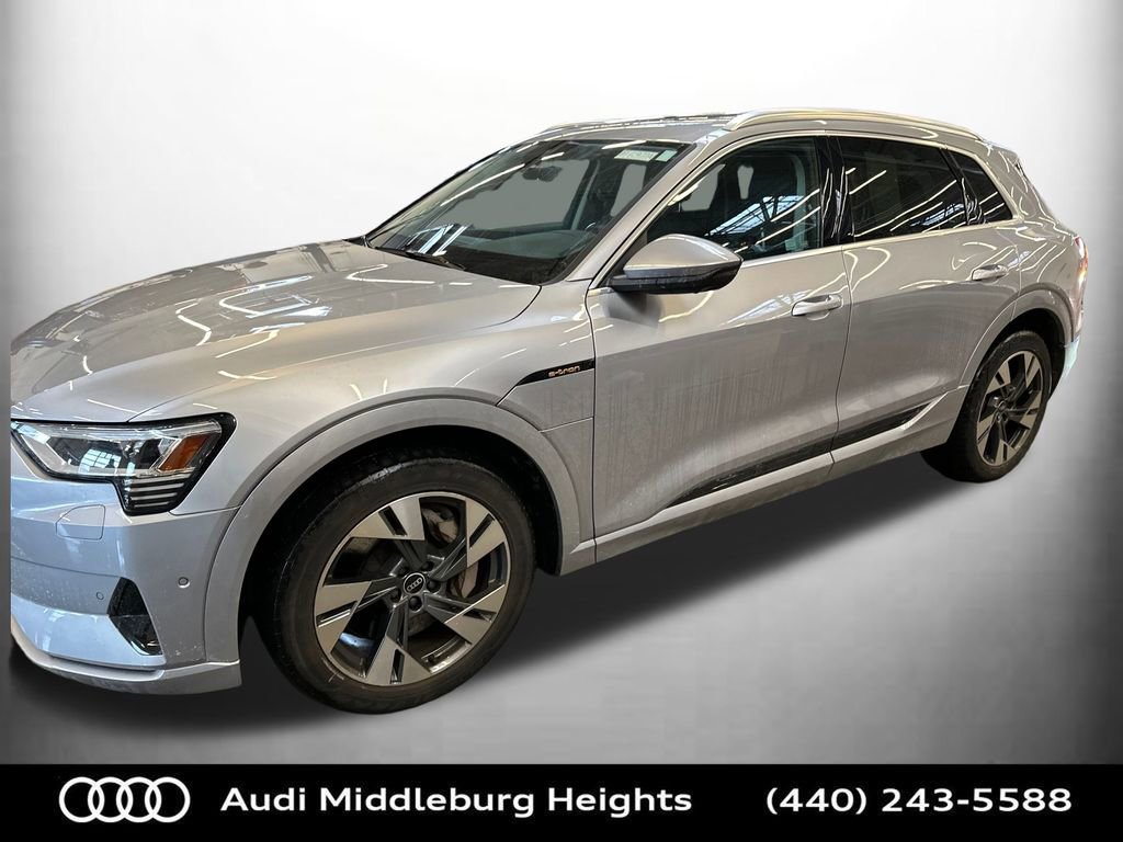 Used 2021 Audi e-tron Premium Plus w/ Premium Plus Package image 2