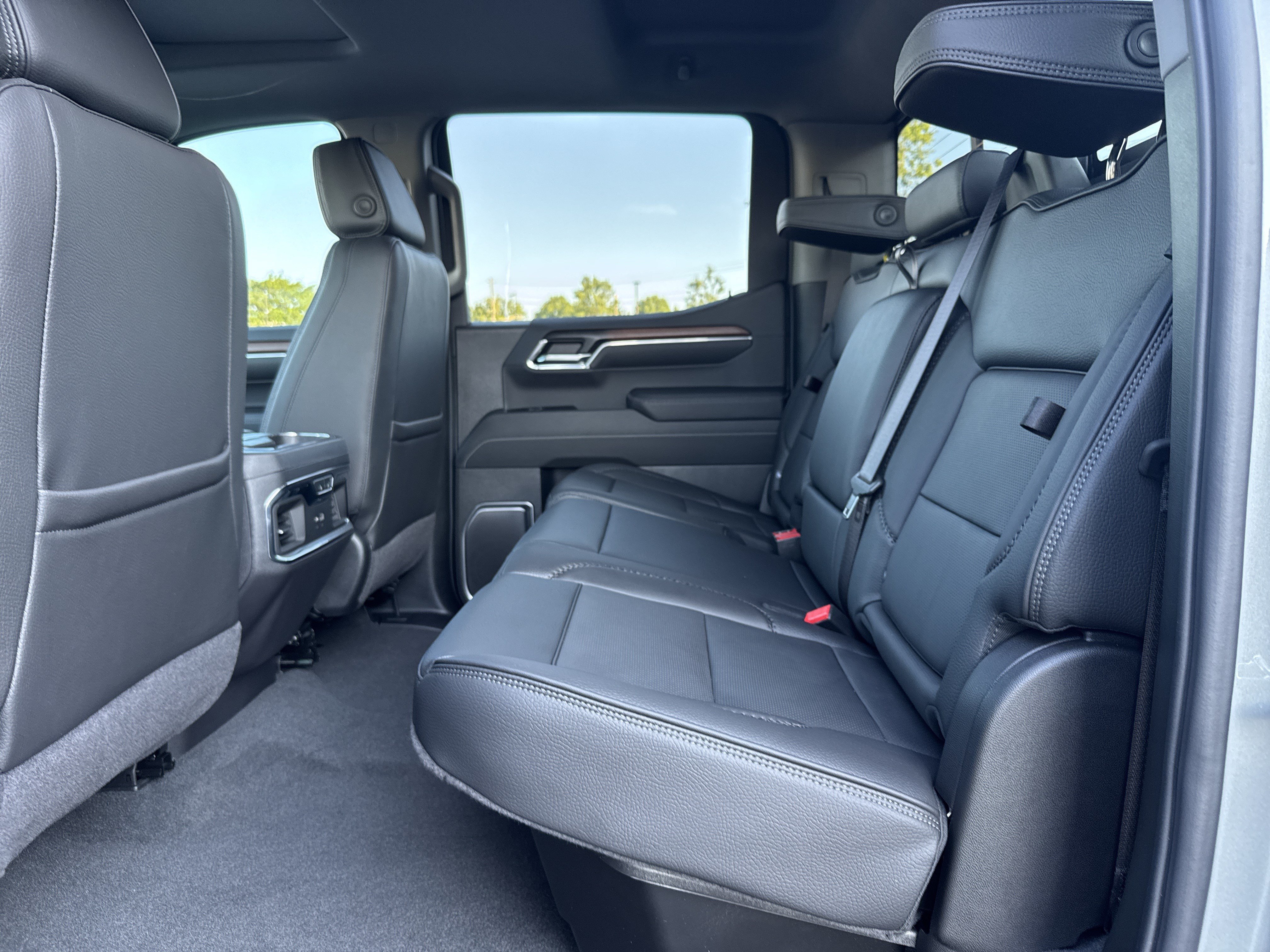 New 2026 GMC Sierra 1500 Denali w/ Denali Reserve Package AWD/4WD image 31