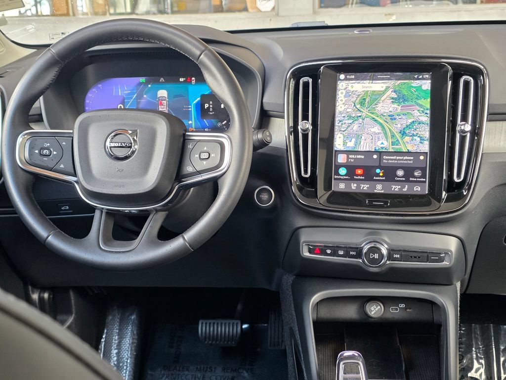 Used 2024 Volvo XC40 B5 Plus AWD/4WD image 10
