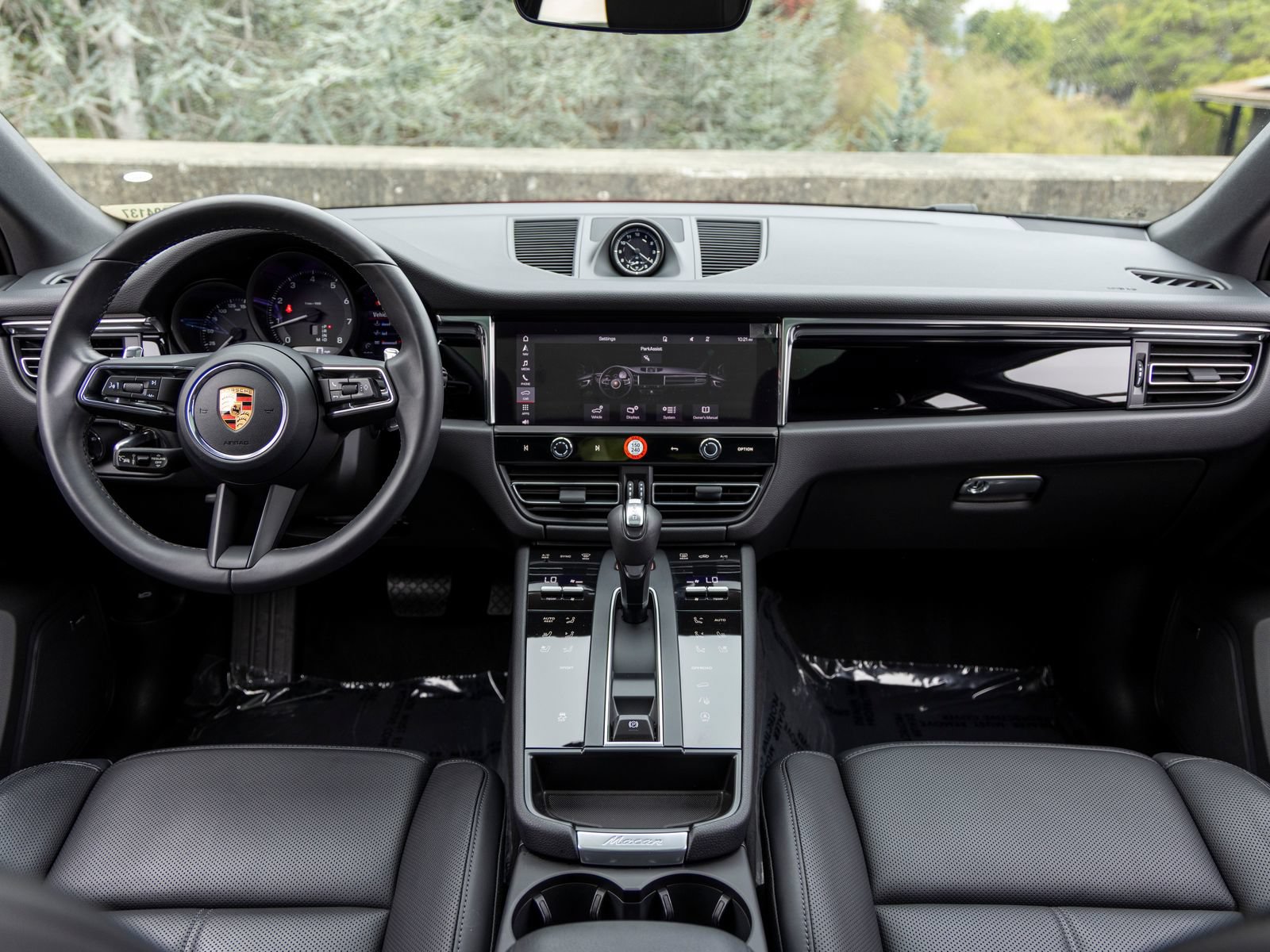 Certified 2026 Porsche Macan AWD/4WD image 35