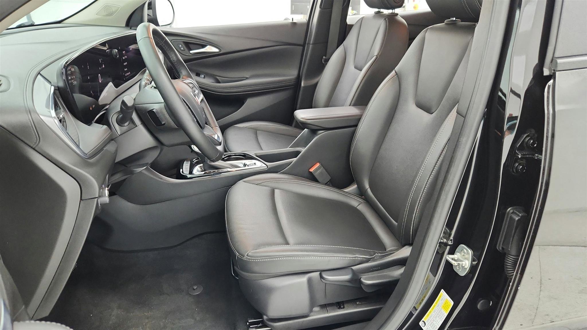 Used 2024 Buick Encore GX Sport Touring FWD image 32