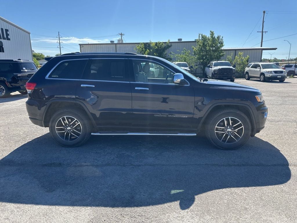 Used 2017 Jeep Grand Cherokee Limited AWD/4WD image 2