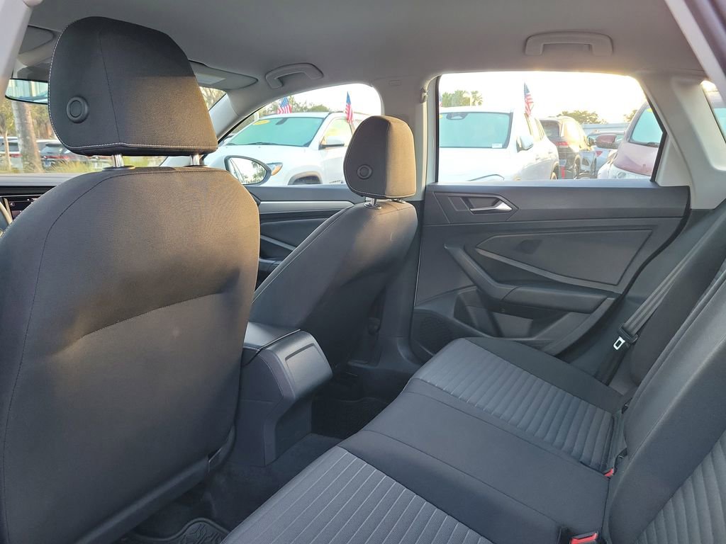 Used 2022 Volkswagen Jetta S image 7