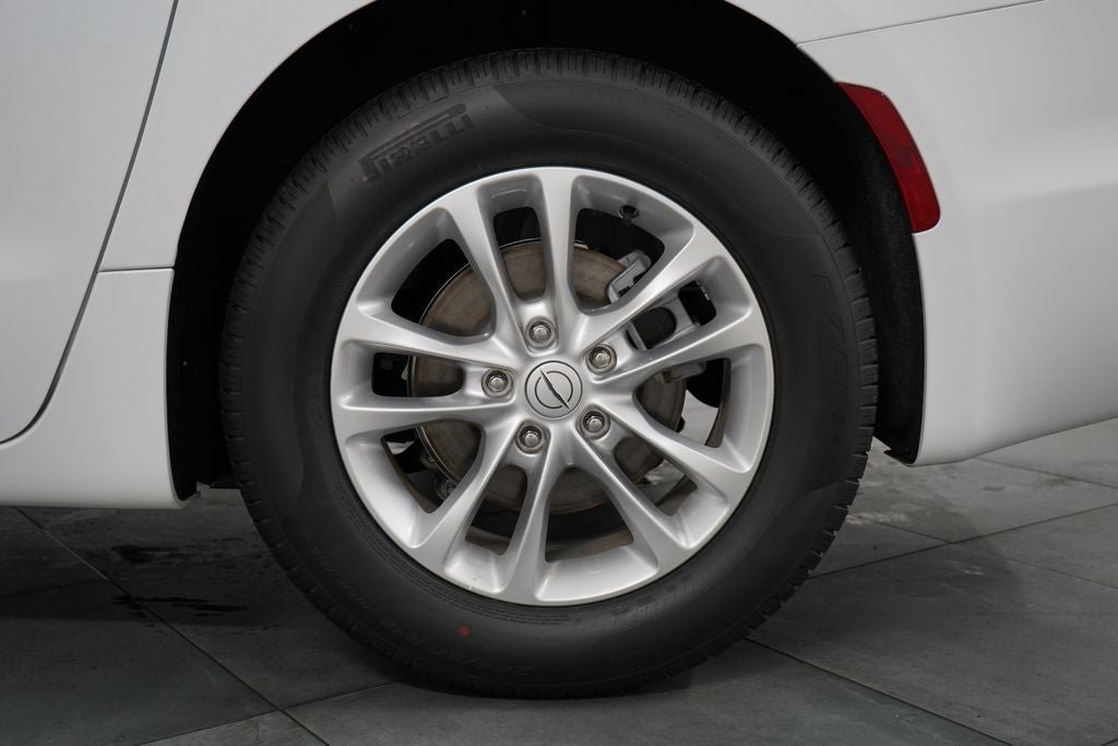 New 2026 Chrysler Pacifica Select FWD image 27