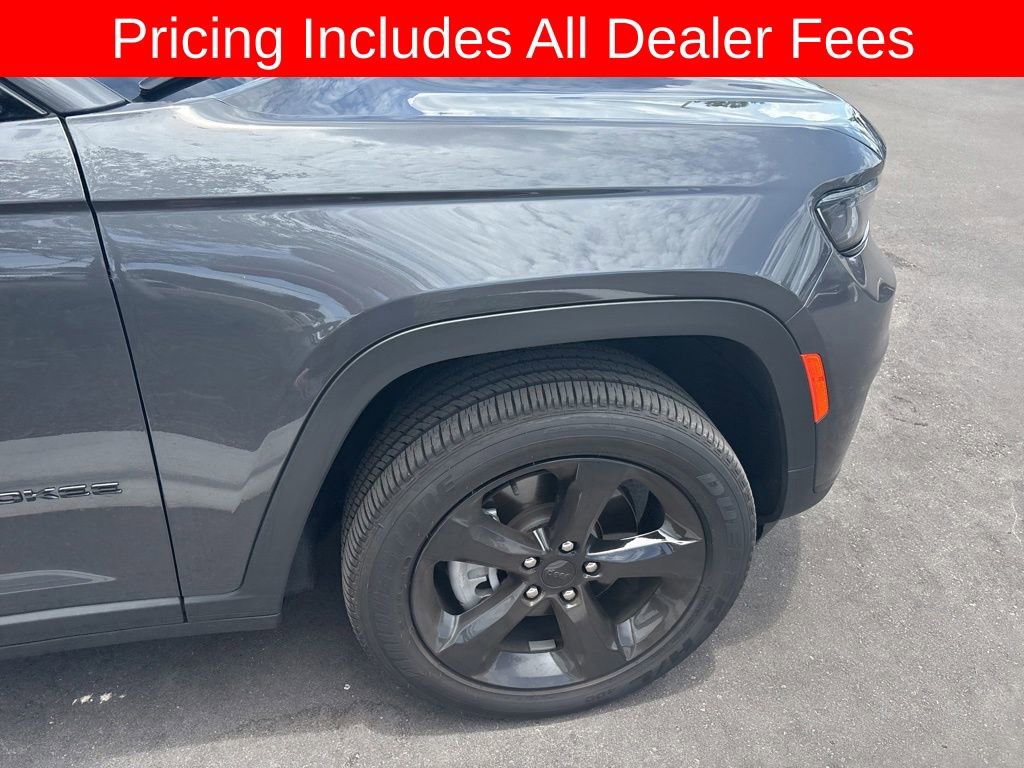 Used 2025 Jeep Grand Cherokee L Altitude RWD image 7