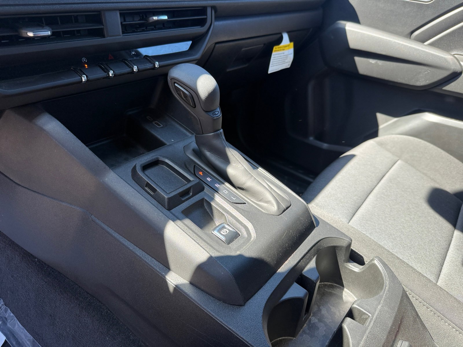 Used 2024 Chevrolet Colorado W/T image 13