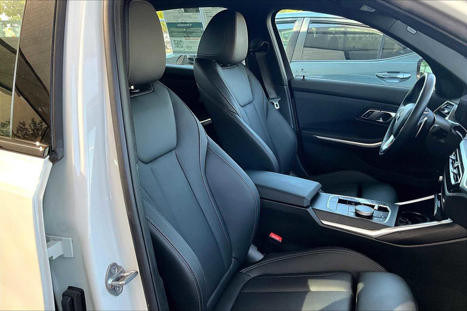 Used 2023 BMW 330e xDrive w/ Premium Package image 8