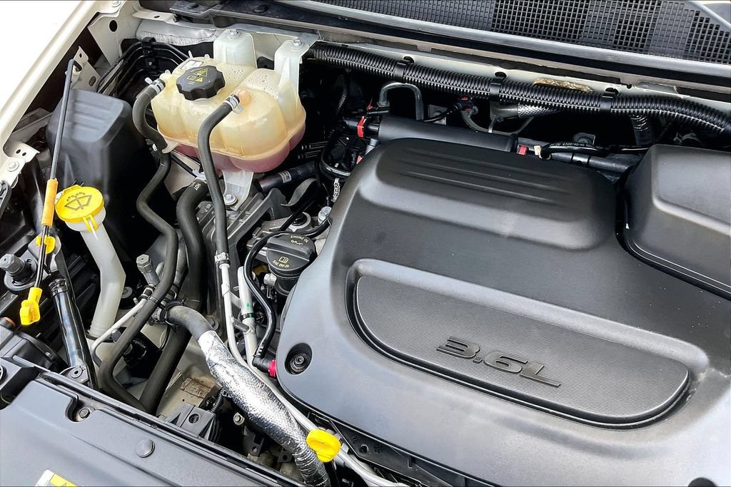 Certified 2019 Chrysler Pacifica Touring-L Plus FWD image 32