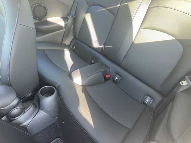 Used 2021 MINI Cooper 2-Door Hardtop w/ 6.5" Touchscreen Package image 11