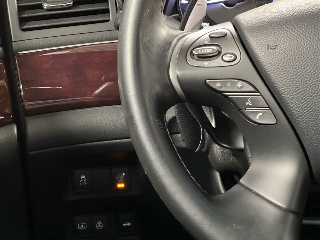 Used 2019 INFINITI Q70 Luxe AWD/4WD image 27