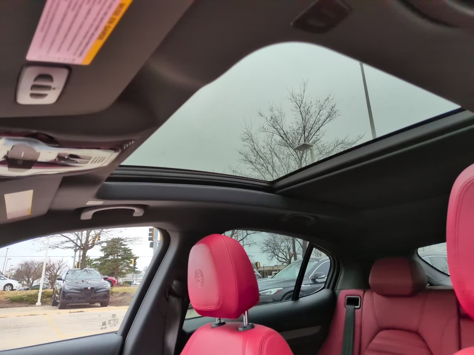 Used 2024 Alfa Romeo Stelvio Veloce image 30