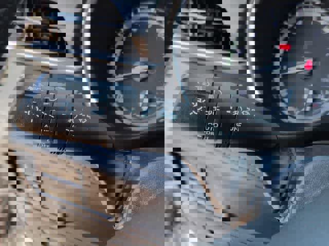 Used 2022 Toyota Highlander XLE image 27