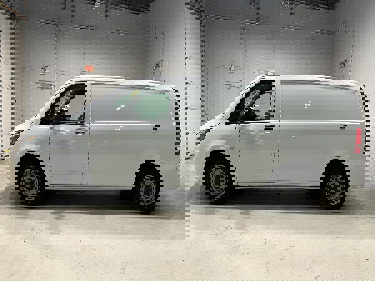 Used 2023 Mercedes-Benz Metris image 14