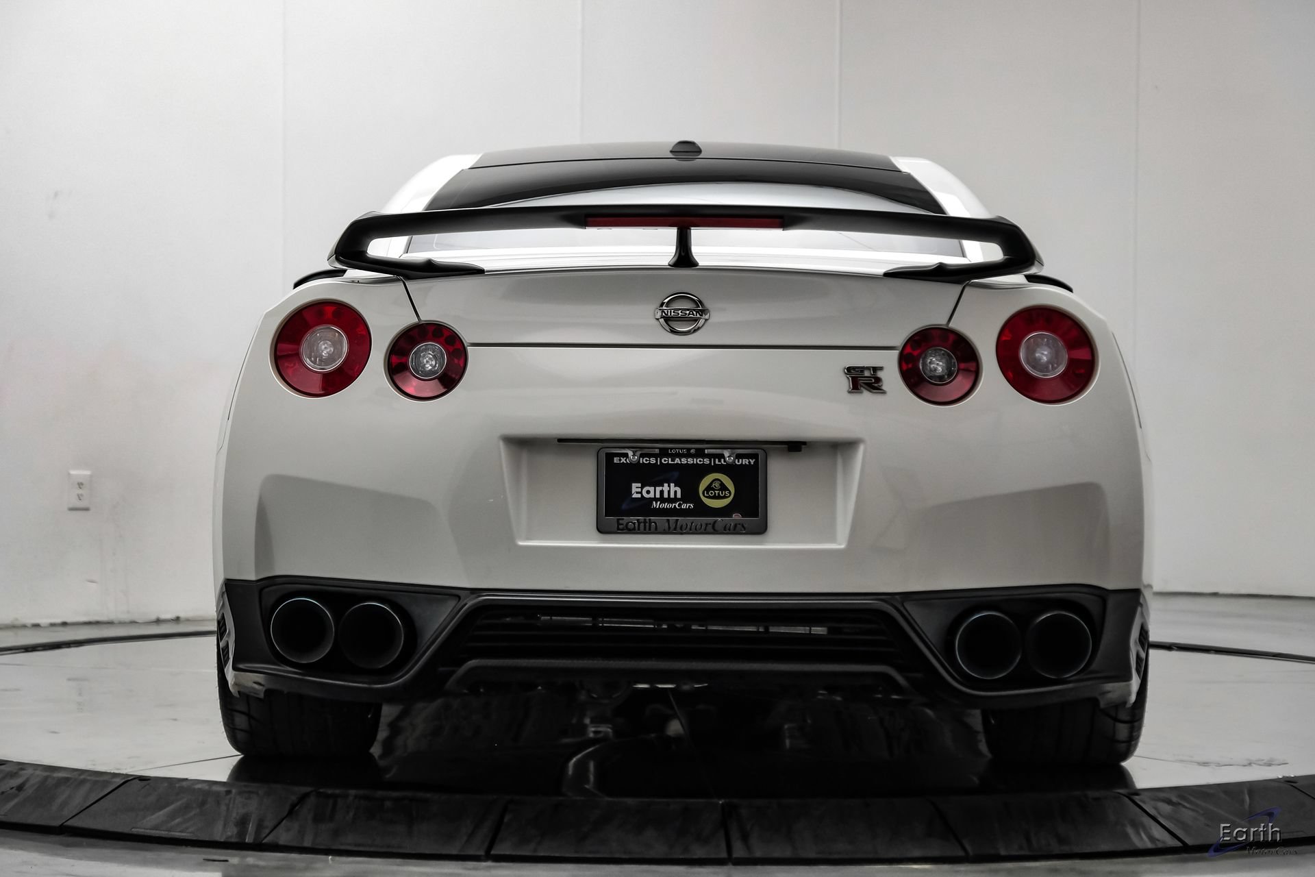 Used 2014 Nissan GT-R Black Edition AWD/4WD image 15