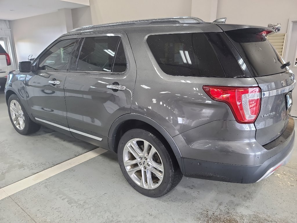 Used 2016 Ford Explorer Limited w/ Equipment Group 301A image 7