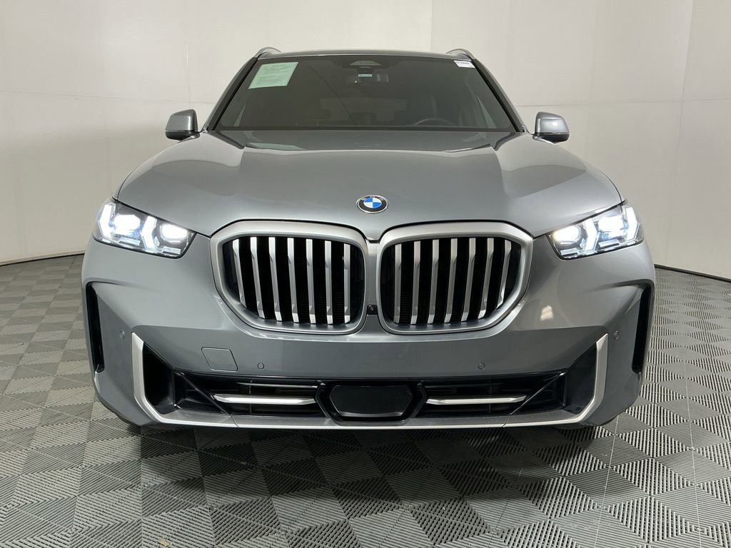 Certified 2024 BMW X5 xDrive40i w/ Premium Package AWD/4WD image 3