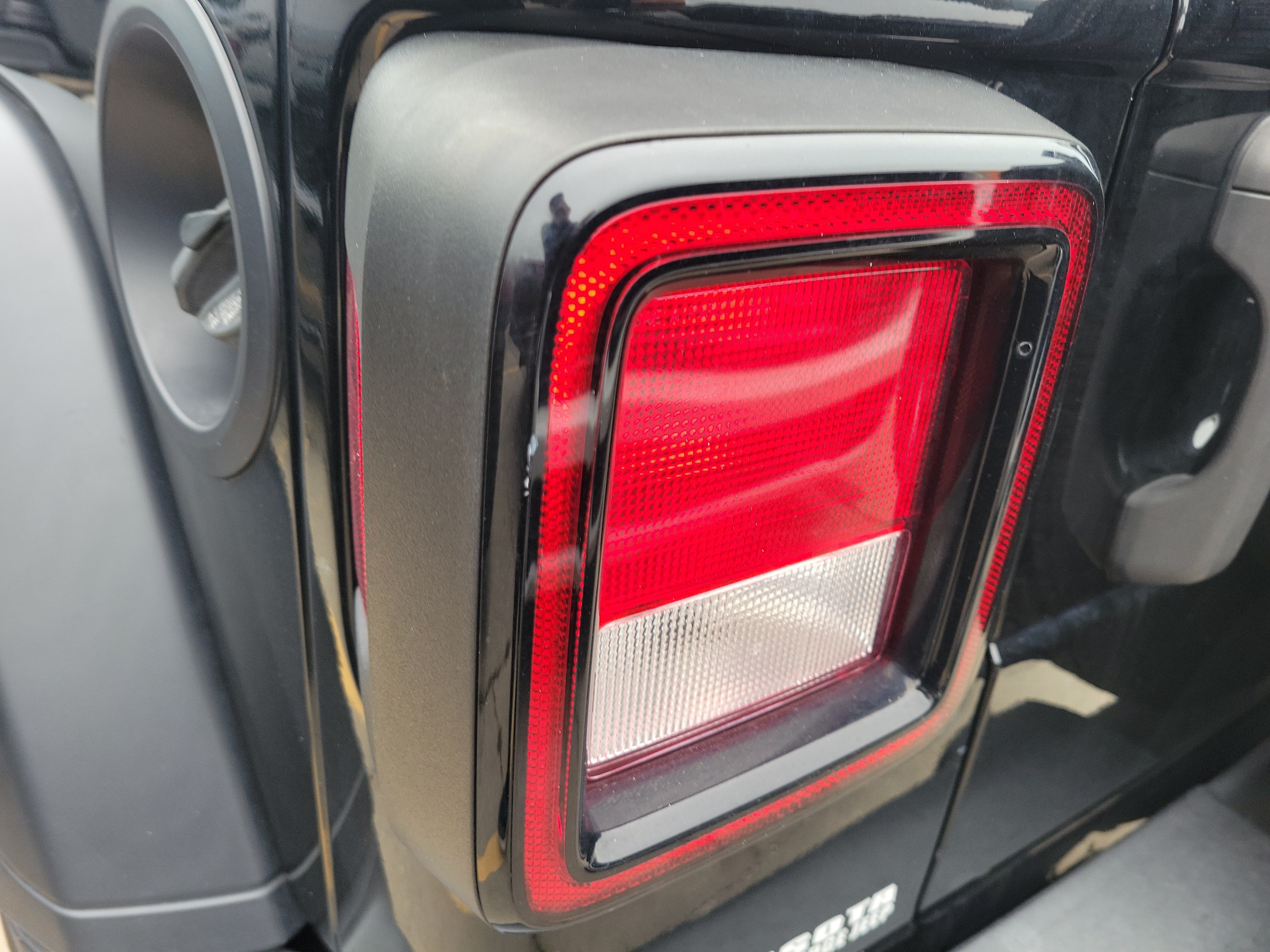 Used 2023 Jeep Wrangler Sport AWD/4WD image 10