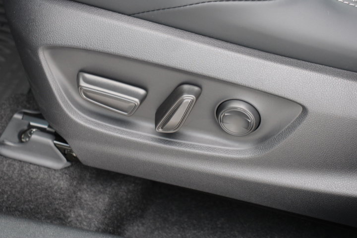 Certified 2026 Toyota bZ image 12