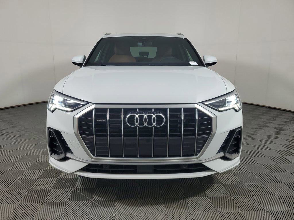 Used 2023 Audi Q3 2.0T Premium w/ Convenience Package AWD/4WD image 2