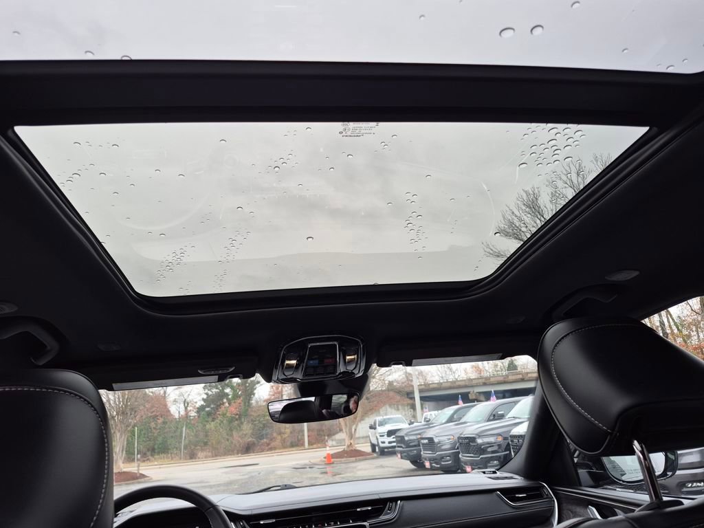 Used 2024 Jeep Grand Cherokee L Overland w/ Trailer Tow Package image 11