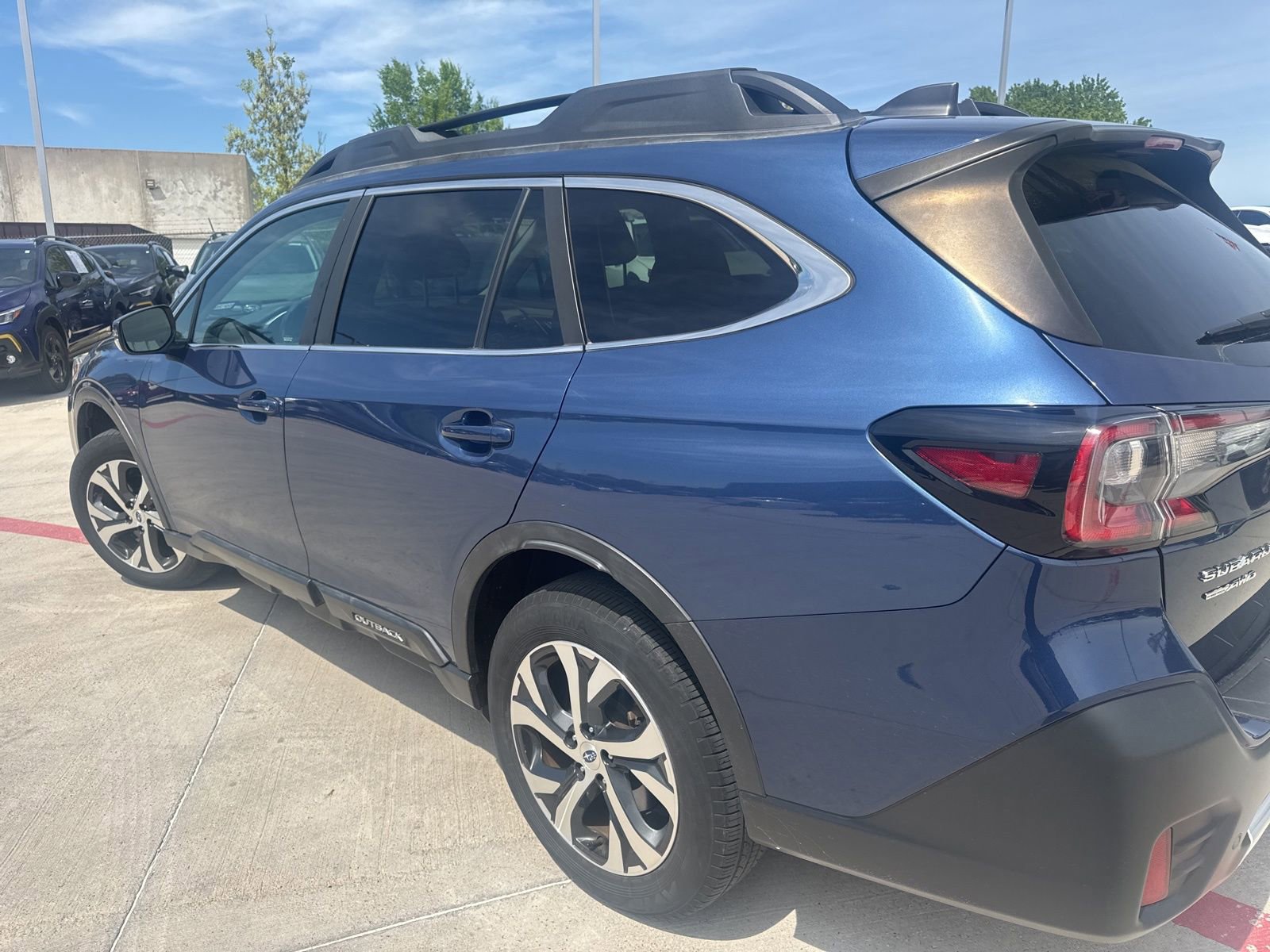 Used 2021 Subaru Outback Limited image 9