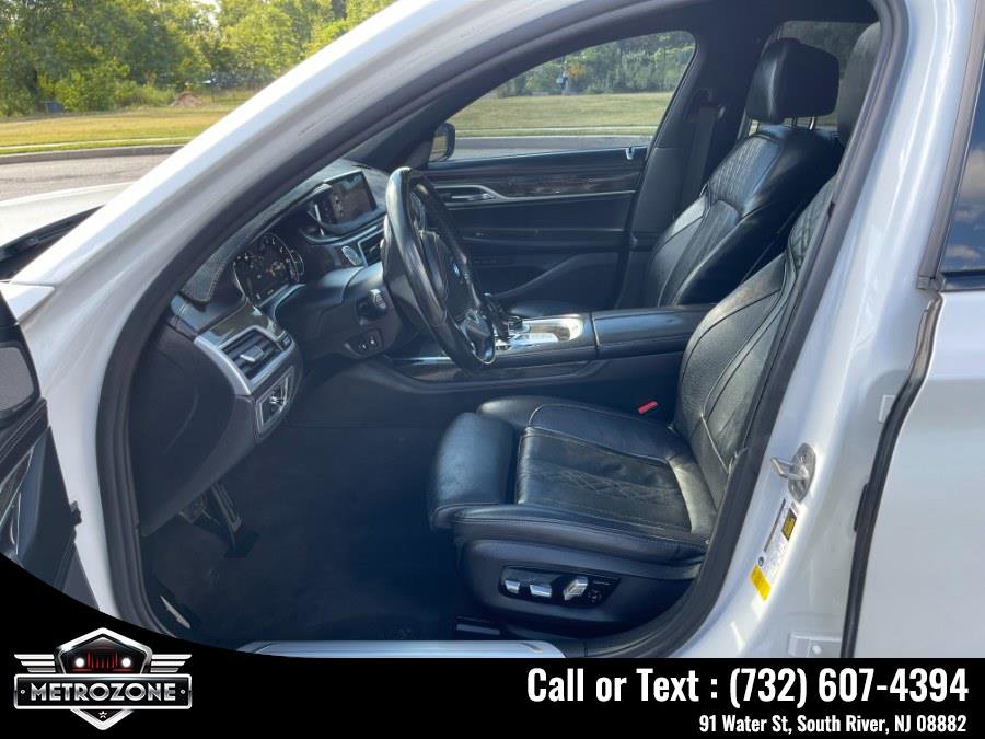 Used 2019 BMW 750i 750i Sedan image 16
