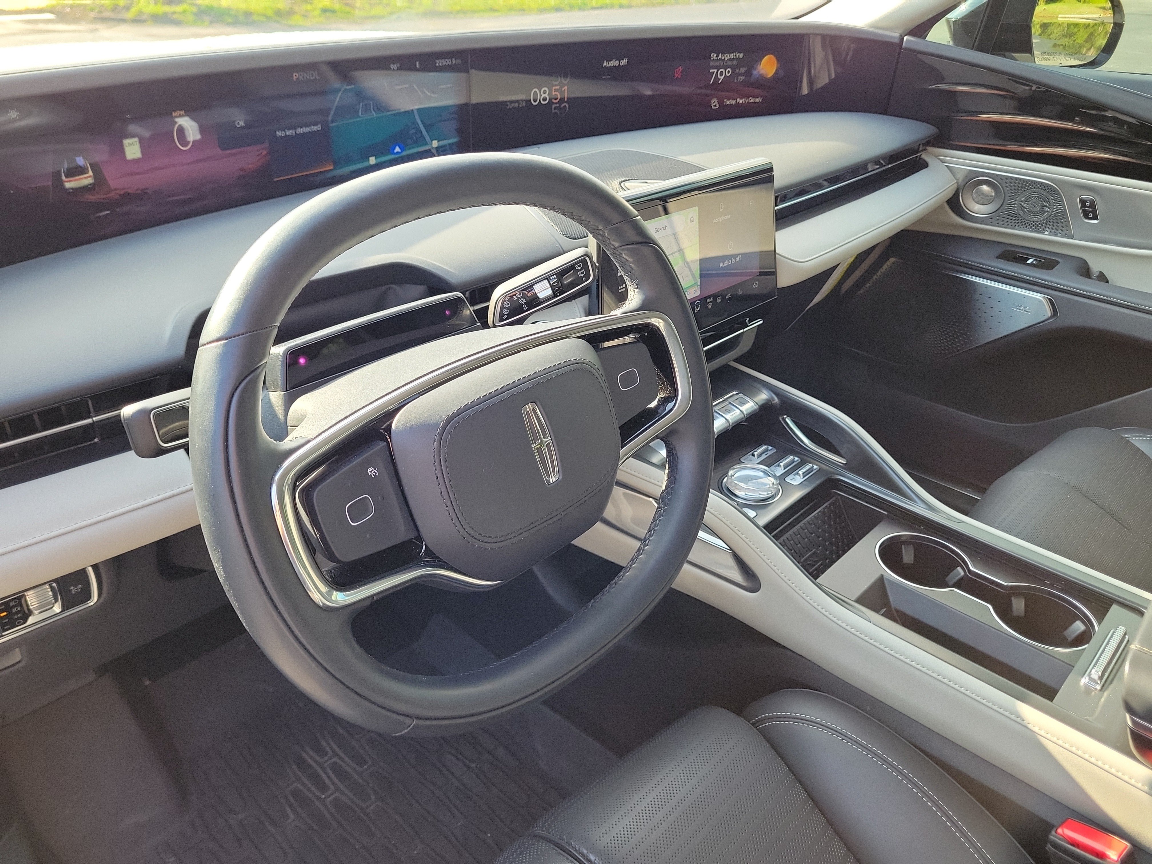 Used 2025 Lincoln Nautilus Reserve AWD/4WD image 24
