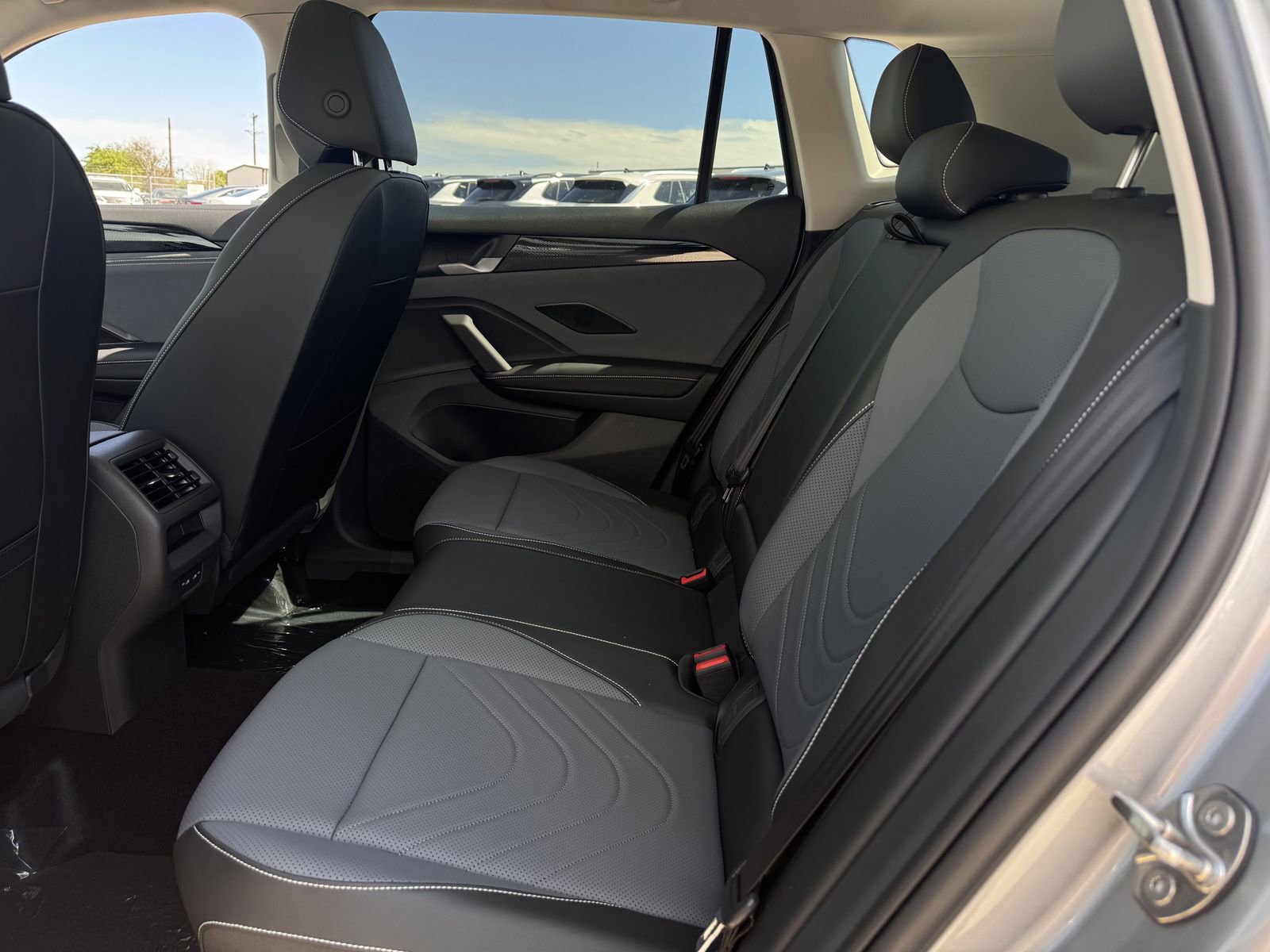 New 2026 Volkswagen Tiguan SE image 26