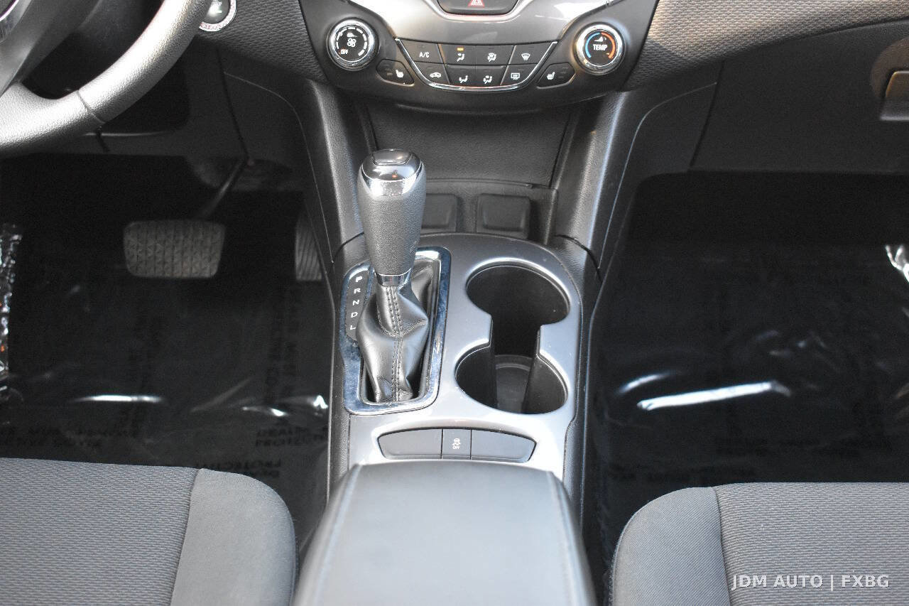 Used 2017 Chevrolet Cruze LT w/ Convenience Package image 28