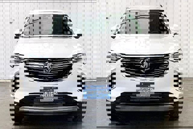 Used 2023 Buick Envision Essence image 3