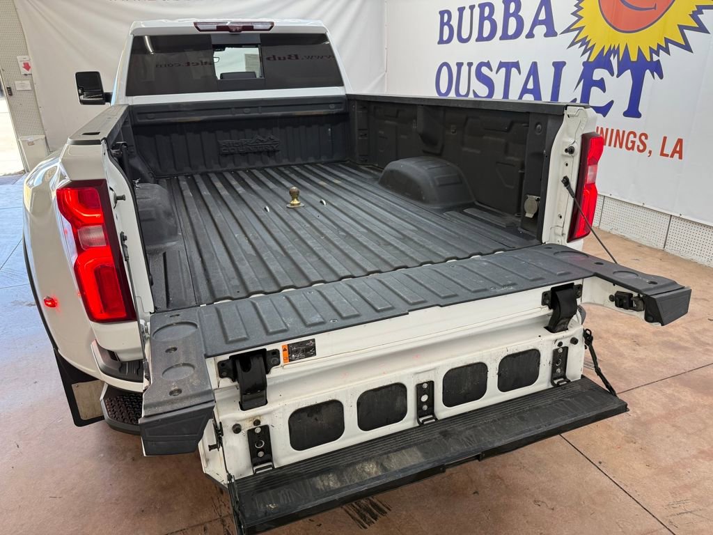 Used 2022 Chevrolet Silverado 3500 High Country w/ Technology Package image 25
