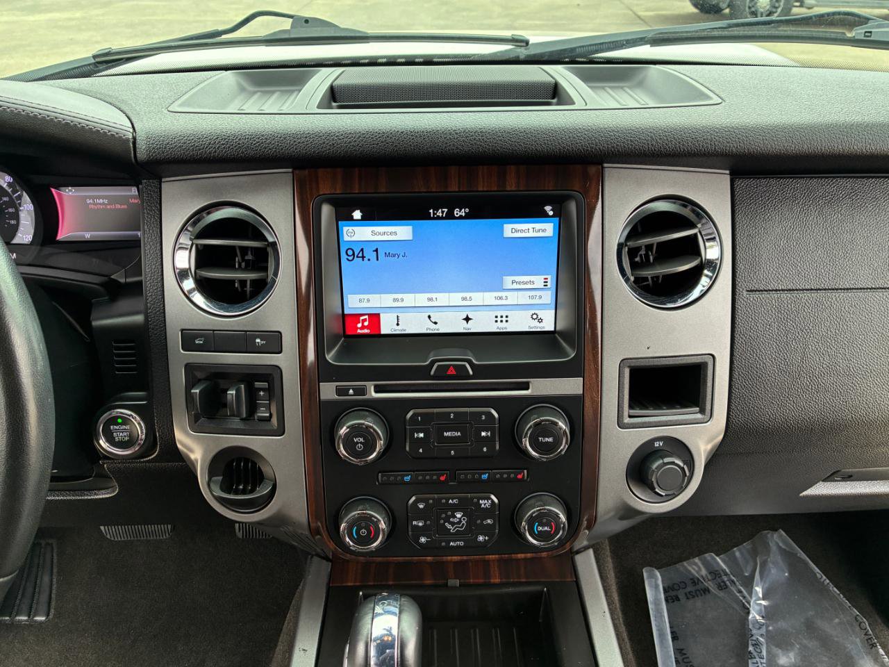 Used 2017 Ford Expedition EL Platinum image 25