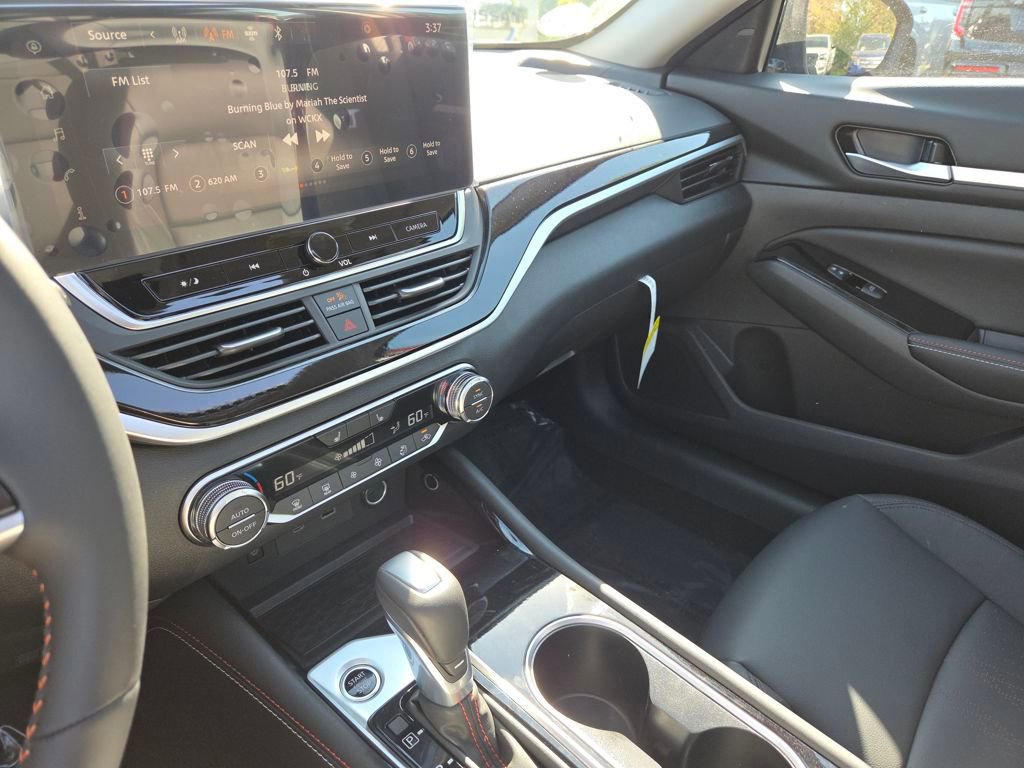 New 2025 Nissan Altima 2.5 SR w/ SR Premium Package image 35