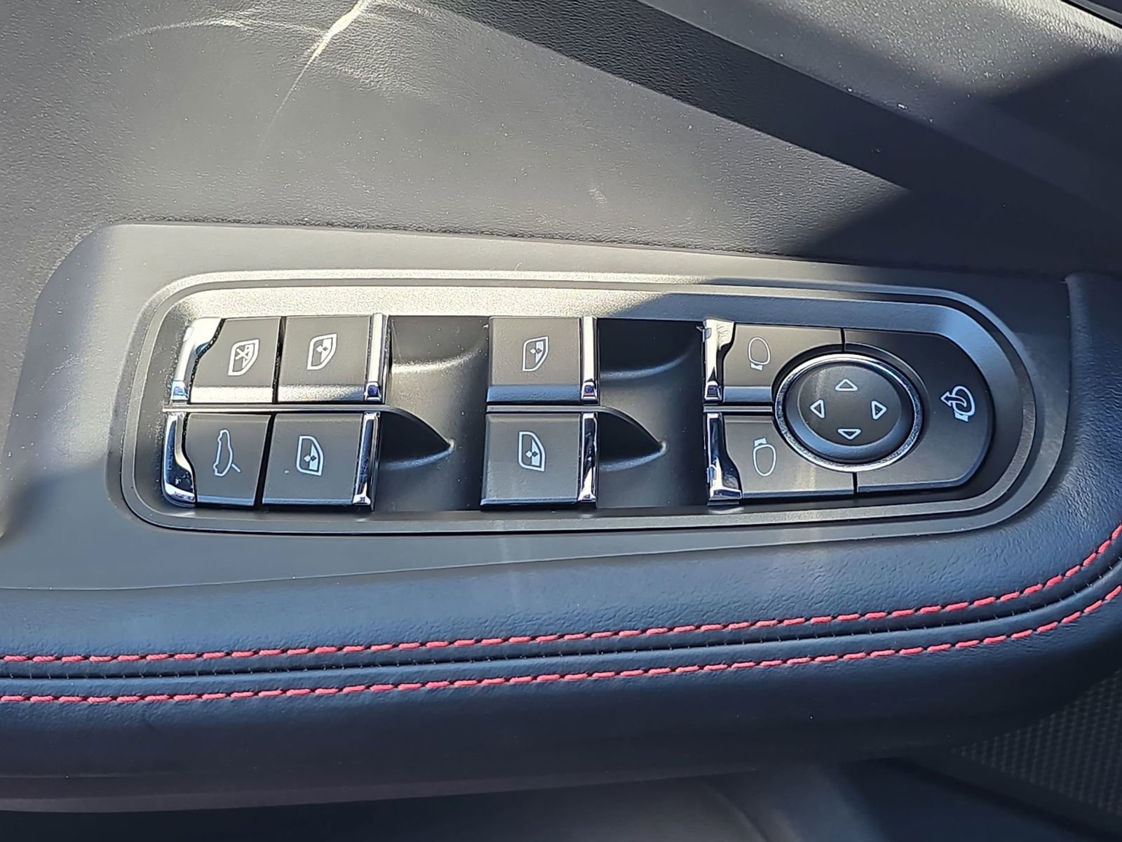 Certified 2026 Porsche Macan GTS image 20