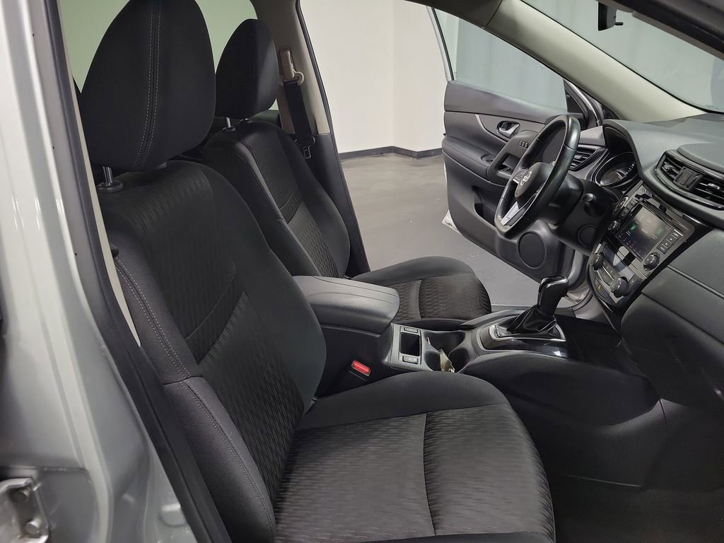 Used 2018 Nissan Rogue SV w/ Premium Package image 24