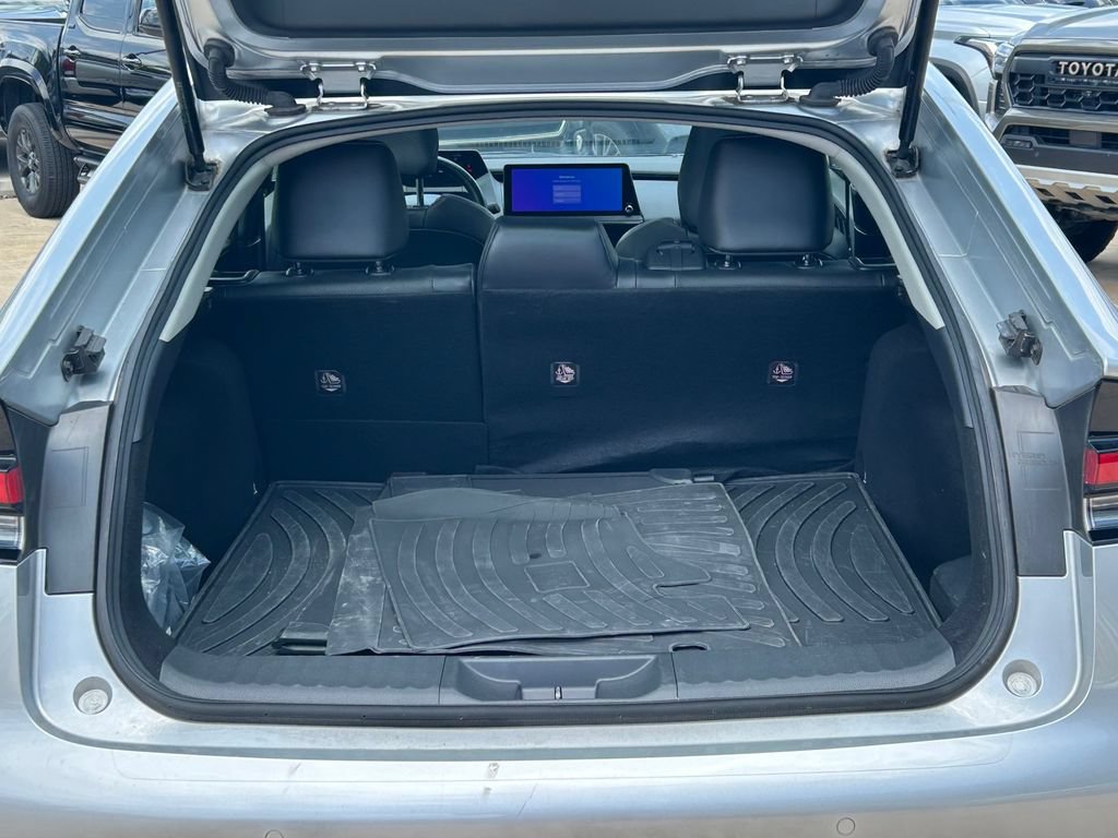 Used 2024 Toyota Prius XLE FWD image 15
