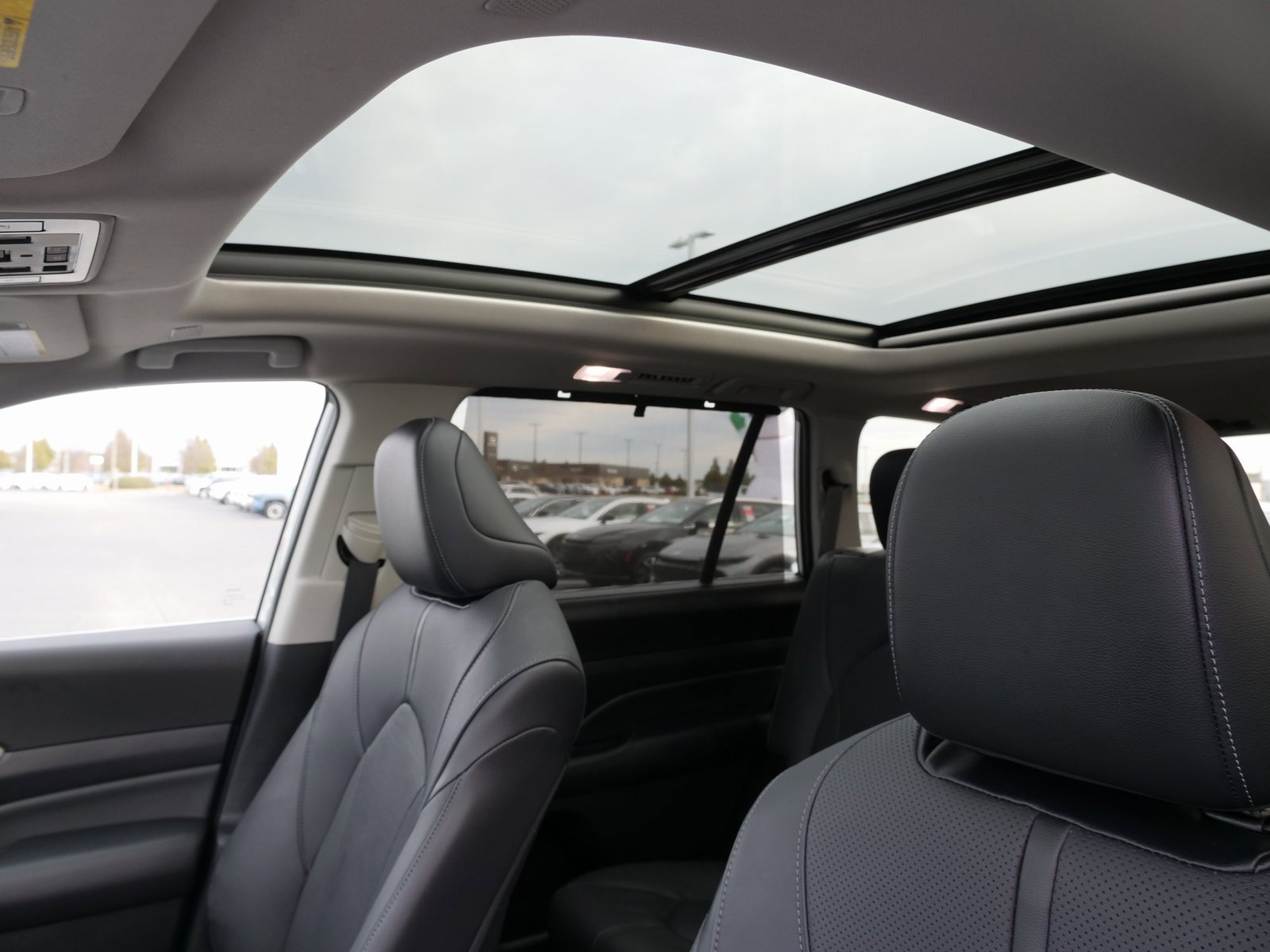 Used 2024 Toyota Grand Highlander Limited image 29