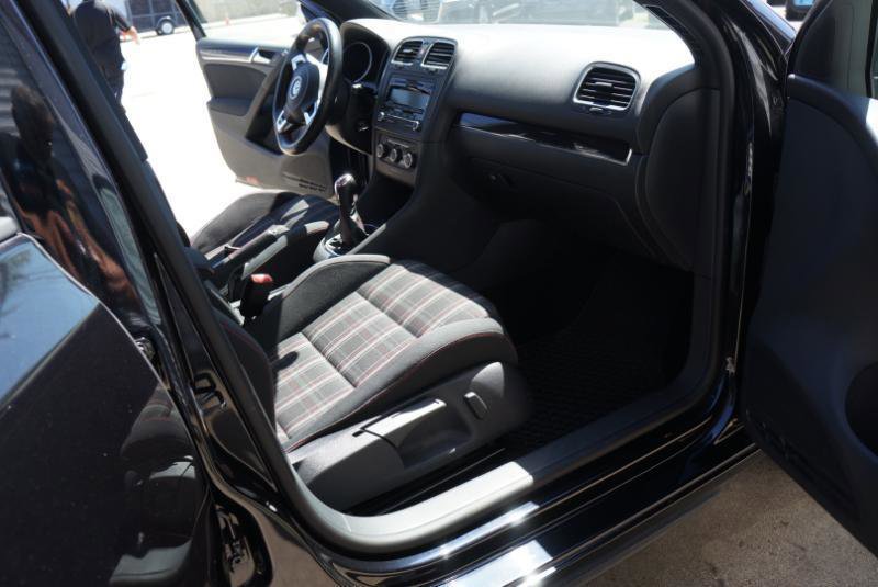 Used 2011 Volkswagen Golf 4-Door image 15