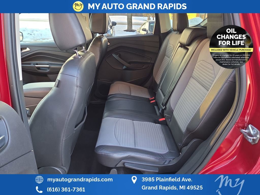 Used 2017 Ford Escape SE w/ SE Sport Appearance Package image 40