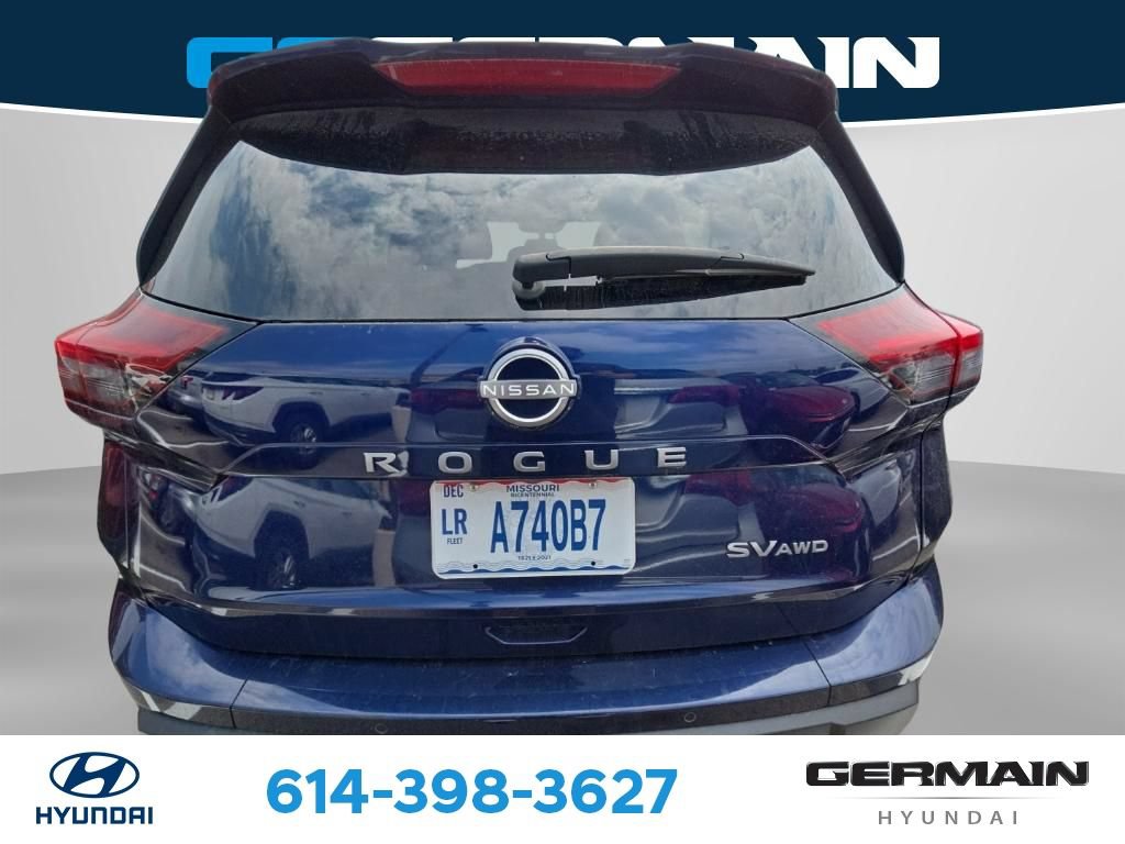 Used 2024 Nissan Rogue SV AWD/4WD image 8