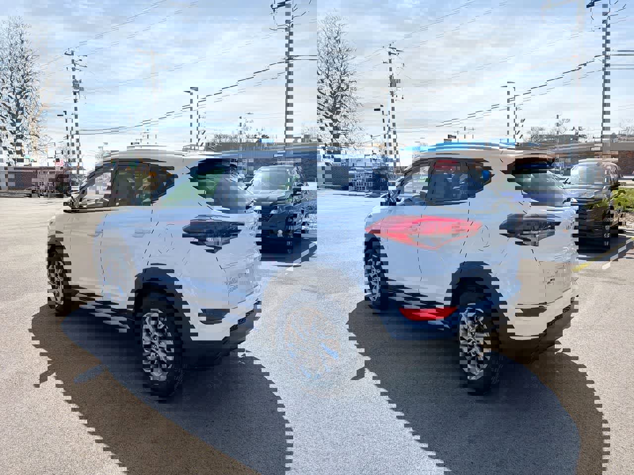 Used 2017 Hyundai Tucson SE AWD/4WD image 11