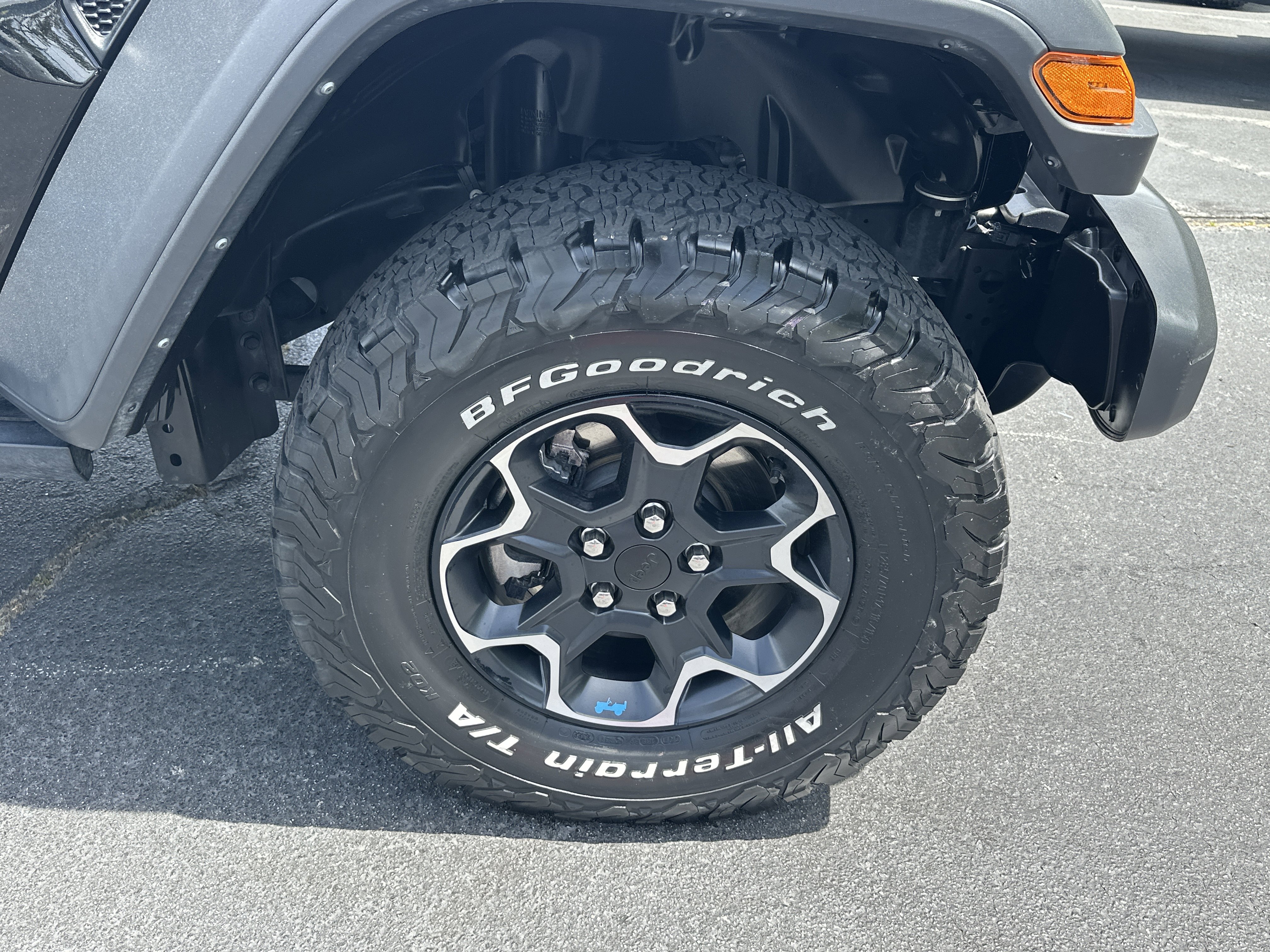 Used 2023 Jeep Wrangler Unlimited Rubicon 4xe w/ Cold Weather Group AWD/4WD image 16