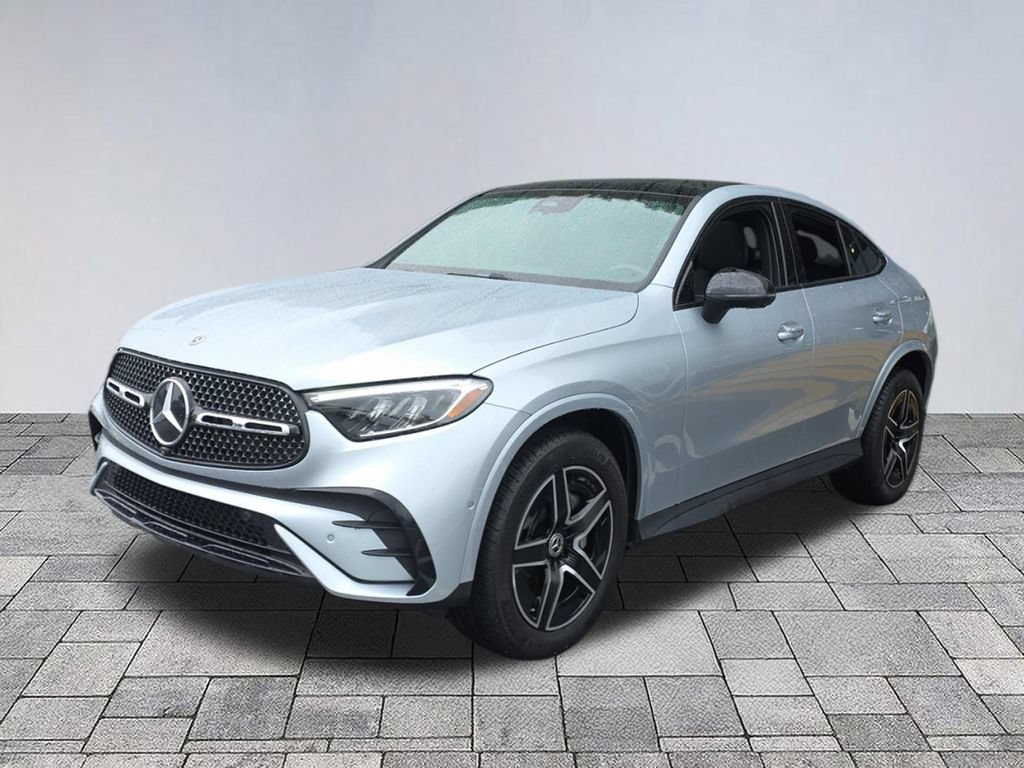 Certified 2025 Mercedes-Benz GLC 300 4MATIC image 3