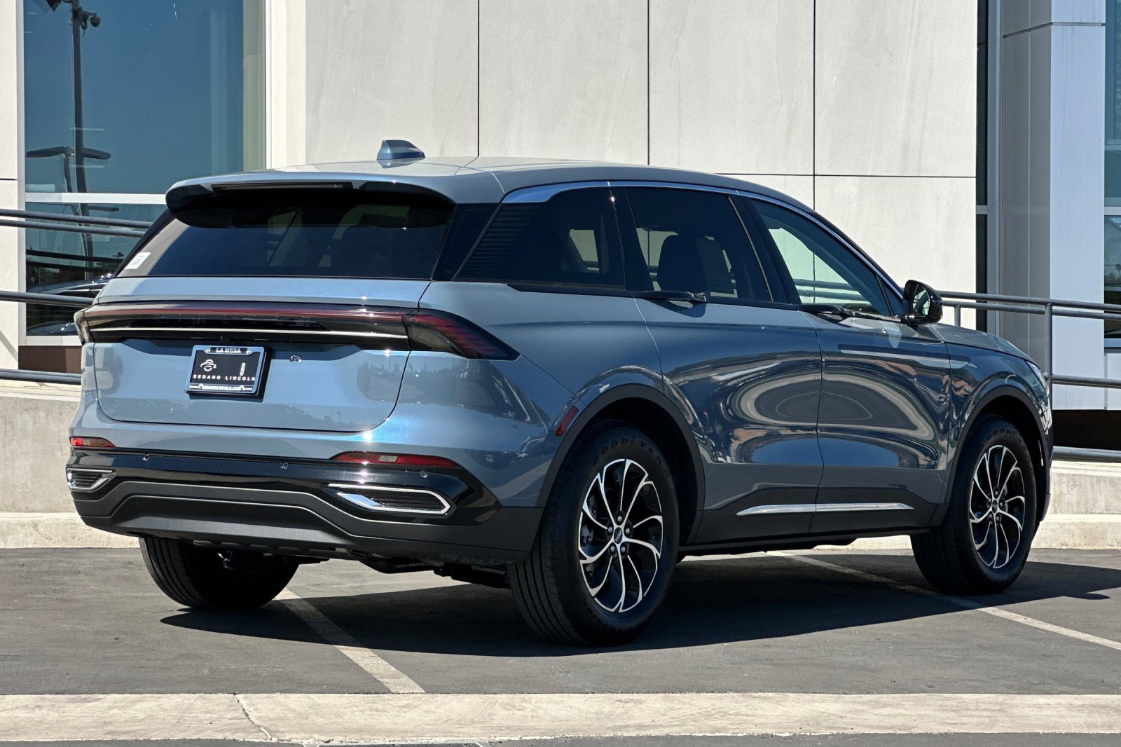 New 2025 Lincoln Nautilus Premier w/ Equipment Group 102A image 3