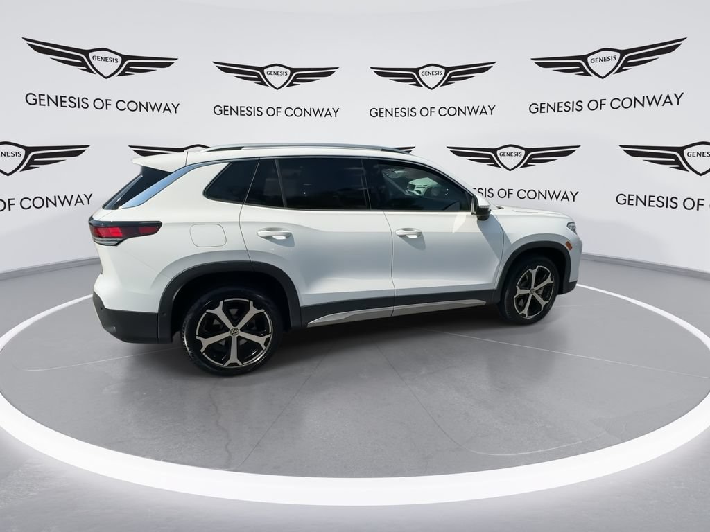 Used 2025 Volkswagen Tiguan SE AWD/4WD image 8