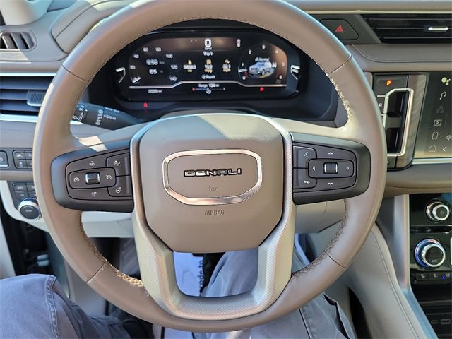 Used 2023 GMC Yukon Denali image 9