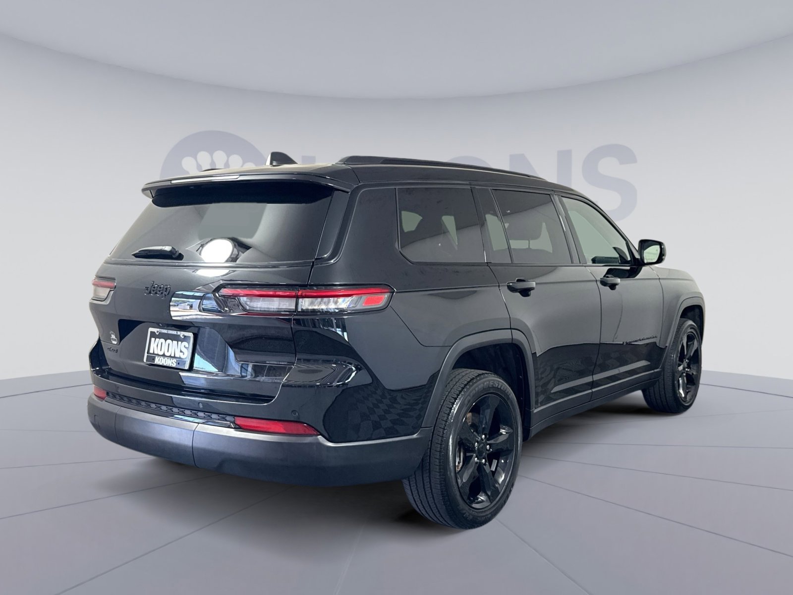 Used 2023 Jeep Grand Cherokee L Laredo AWD/4WD image 7