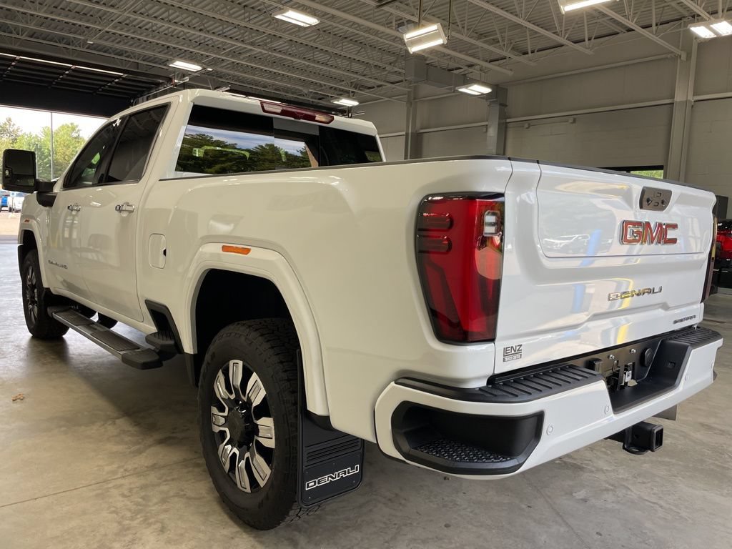Used 2024 GMC Sierra 3500 Denali AWD/4WD image 5