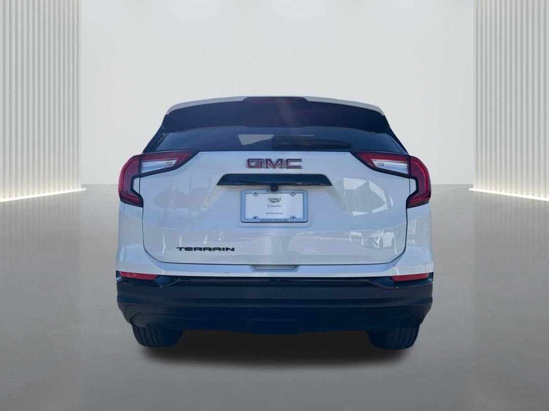 Used 2023 GMC Terrain SLT w/ Elevation Edition image 6