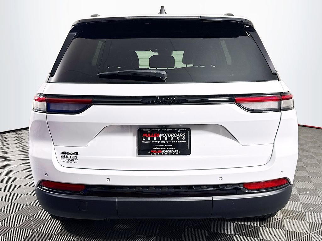 Used 2023 Jeep Grand Cherokee Altitude image 6